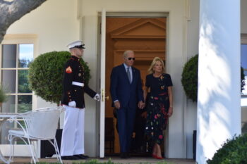 (NEW) US President and First Lady Joe and Jill Biden deliver remarks to celebrate the Americans with Disabilities Act and Pride Month at the White House. September 28, 2022, Washington, D.C, USA:
U.S. President Joe Biden and First Lady Jill Biden highlighted the incredible progress the country has made since the passage of the ADA; Americans with Disabilities Act and acknowledged those who are working to ensure we live up to the full promise of the law in the Rose Garden at the White House. Credit: Kyle Mazza/TheNews2 (Foto: Kyle Mazza/TheNews2/Deposit Photos)